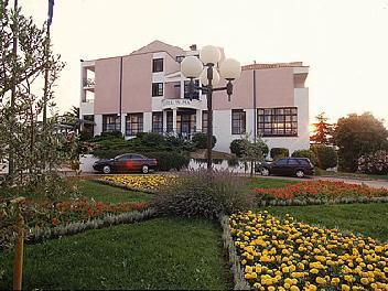 Hotel Palma Pula Exterior photo